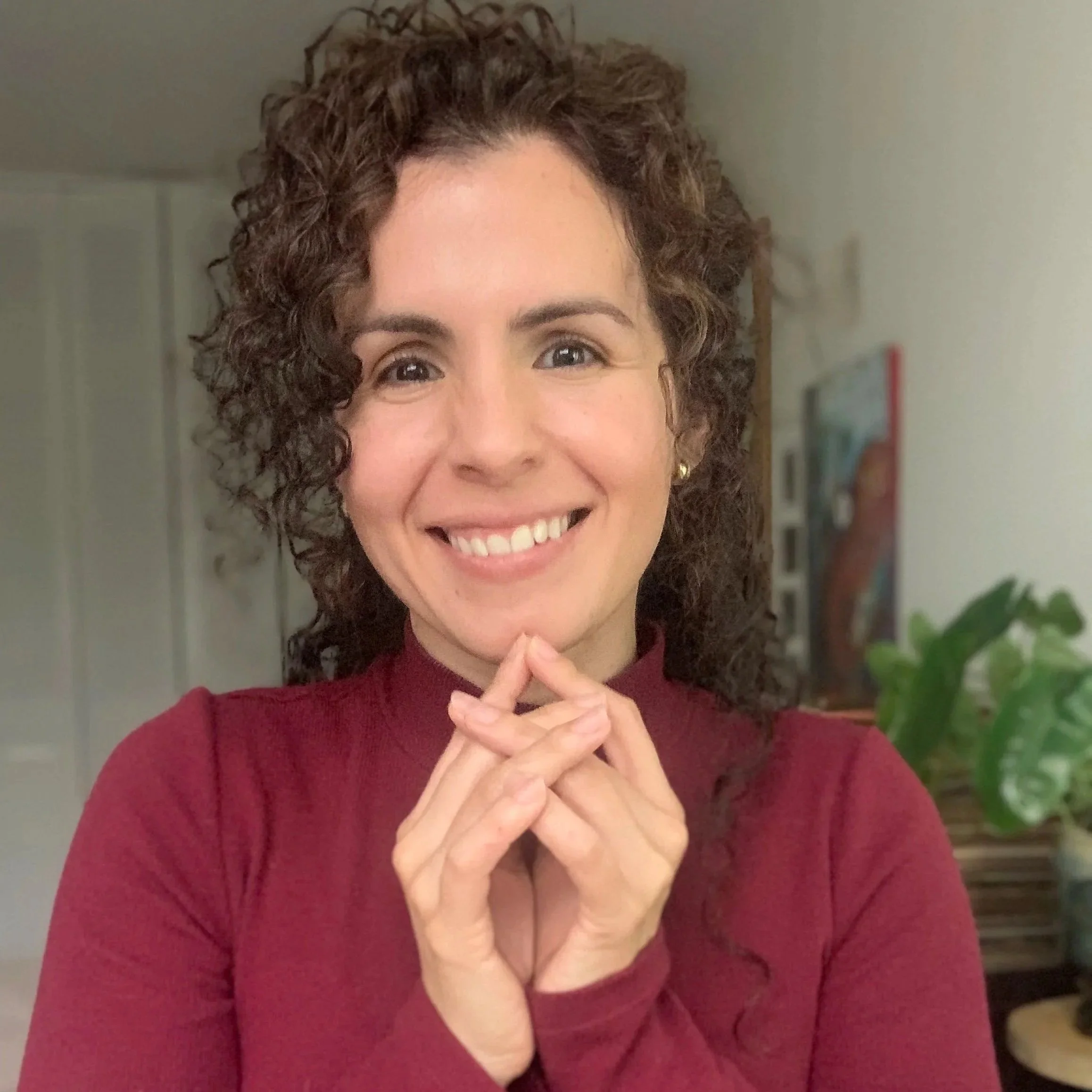 Juliana Vassolo, LMHC, online therapist for women in Florida