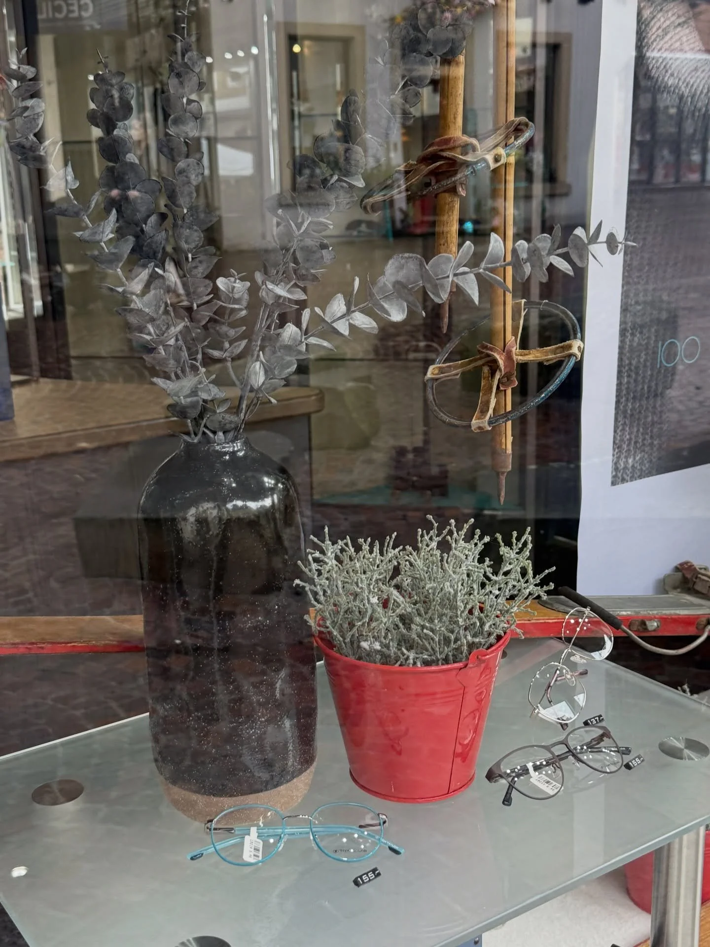 Wintervibes ❤️🎿❄️

#lovemyjob❤️ #visualmerchandising #shopwindow #optik #eyewear #brille #happy #januar #happy #feelgood