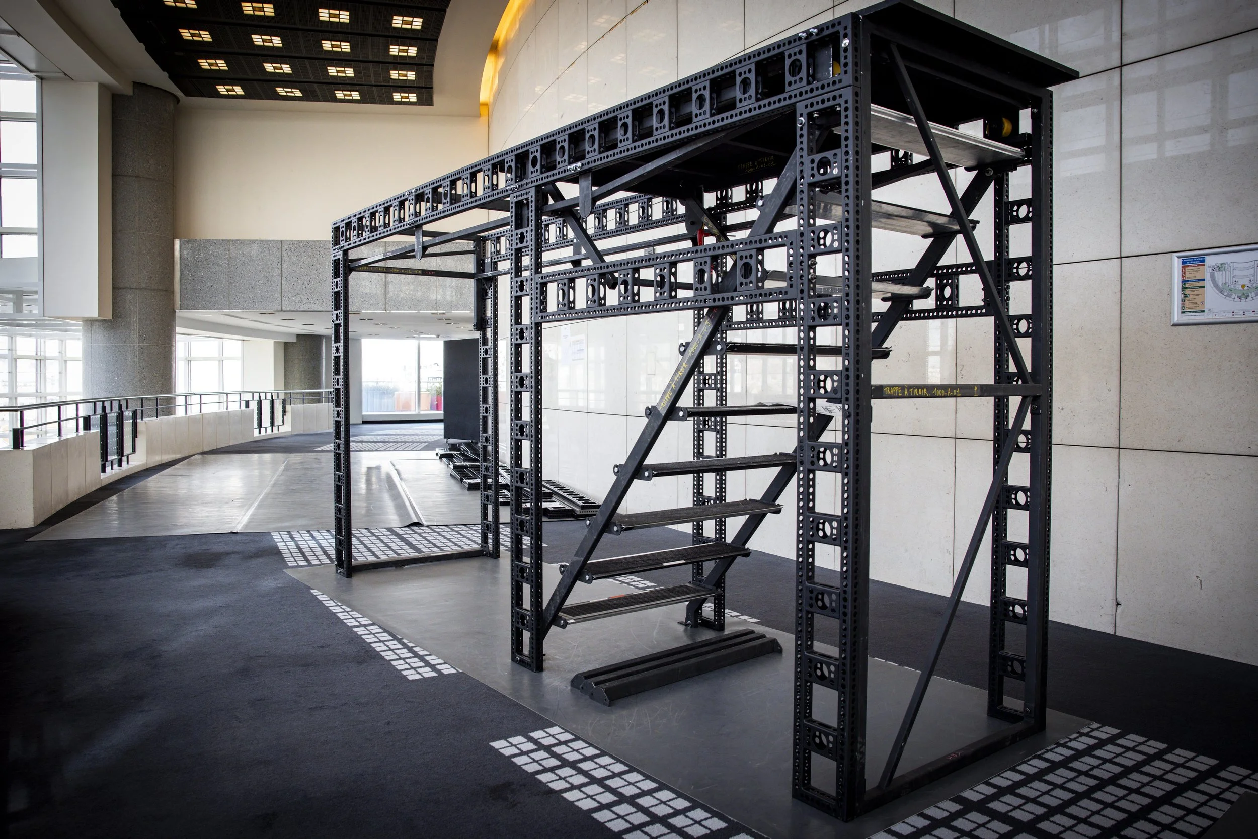 Symposium - MOD 200 trappe  © E. Bauer - OnP