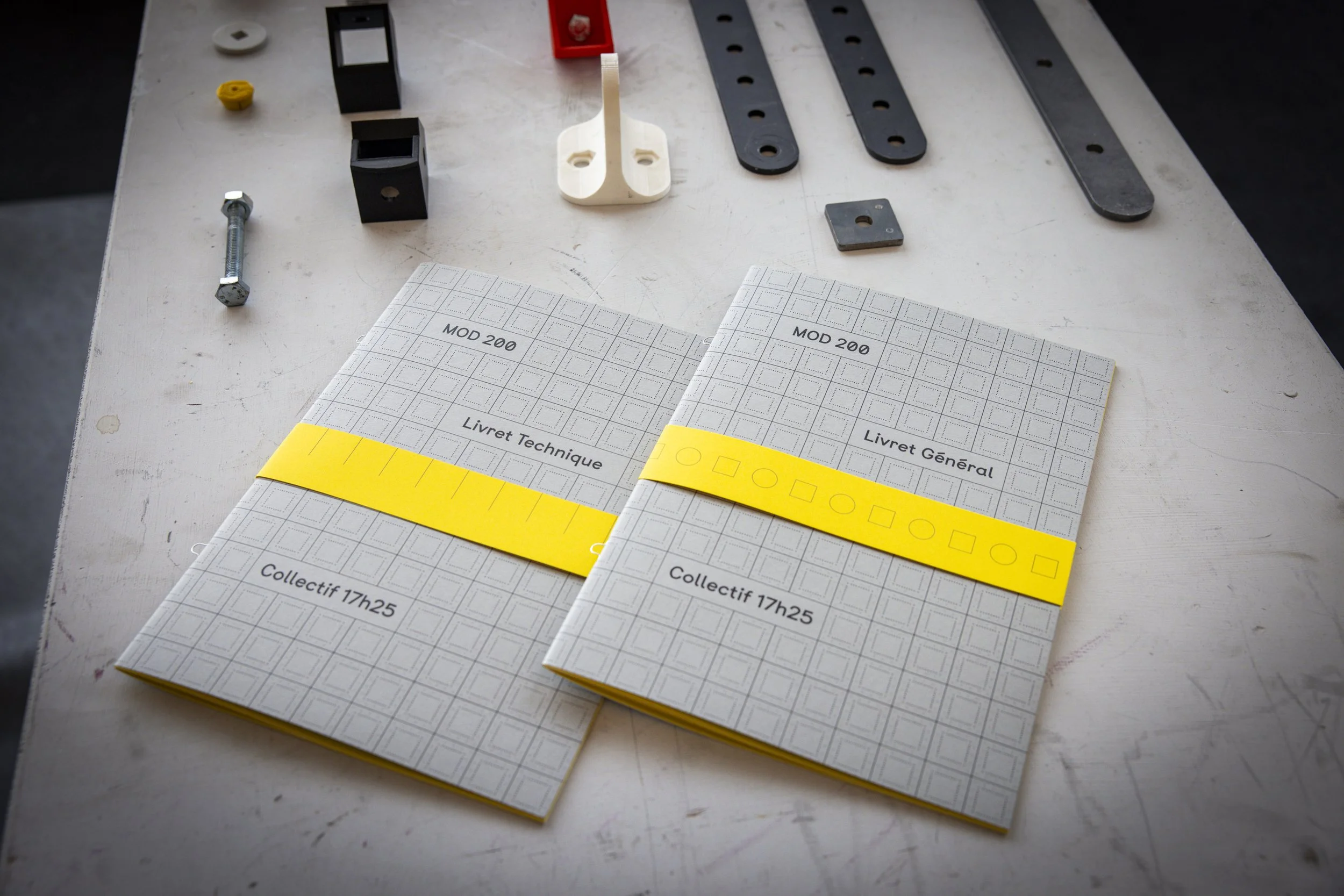 Symposium - Booklet and Accessories © E. Bauer - OnP