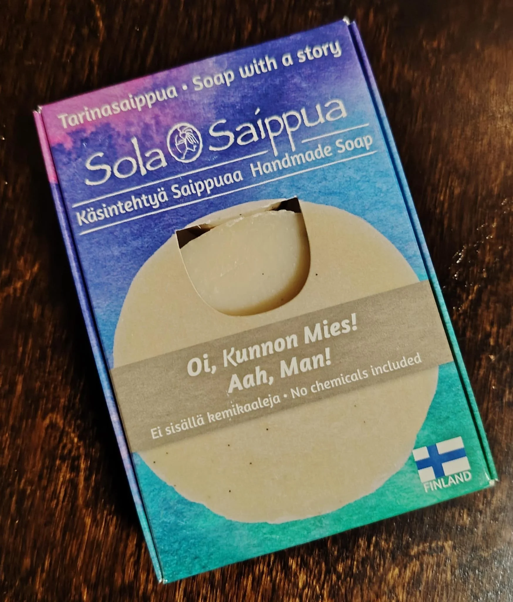 Miten olisi is&auml;lle &quot;Oi, Kunnon Mies!&quot; -saippuaa is&auml;np&auml;iv&auml;lahjaksi? 😁💙

&quot;Mik&auml; on Mies? H&auml;n jolla on kolme jalkaa tai perhekalleudet? Tai testosteronia? Joka ei pysty synnytt&auml;m&auml;&auml;n? H&auml;n 