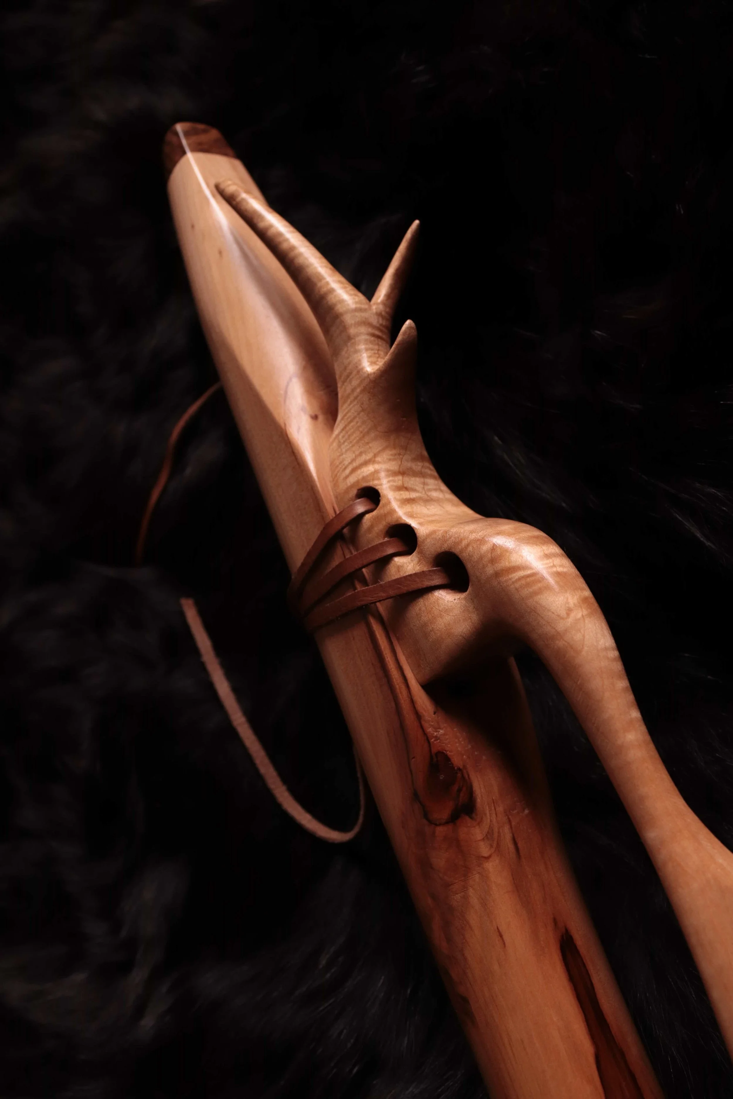 Flute Amerindienne Basse Superieur Unique chef d Oeuvre Jerome Nidegger.JPG