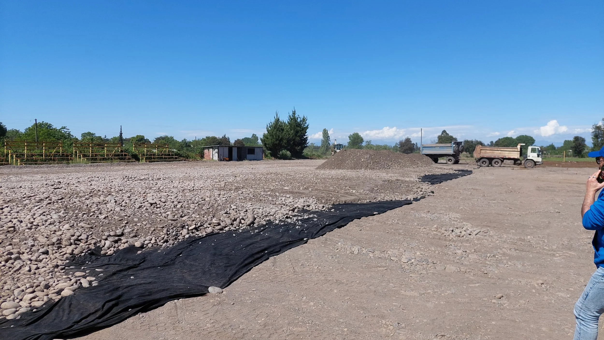 Municipalidad y Secpla avanzan en mejoramiento integral de cancha de La Victoria