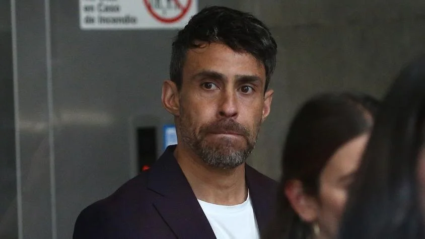 Por segunda denuncia de violación: decretan arresto domiciliario nocturno para Jorge Valdivia