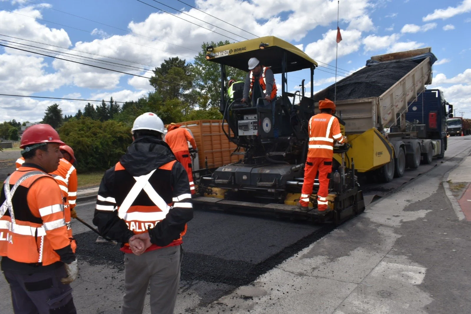 MOP INICIA ANHELADO RECAPADO DE LA RUTA N-48-O BULNES QUILLÓN PARA GARANTIZAR SU SEGURIDAD Y CONECTIVIDAD VIAL