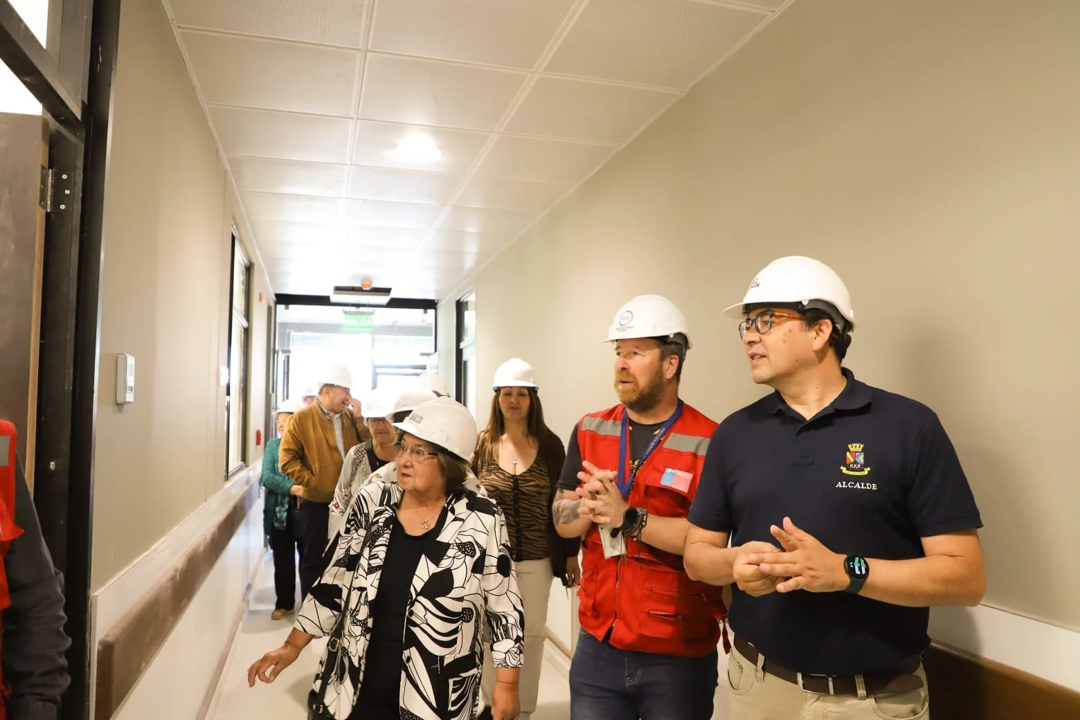 VECINOS CHILLANVEJANOS REALIZARON VISITA A CONSULTORIO FEDERICOPUGA JUNTO AL ALCALDE