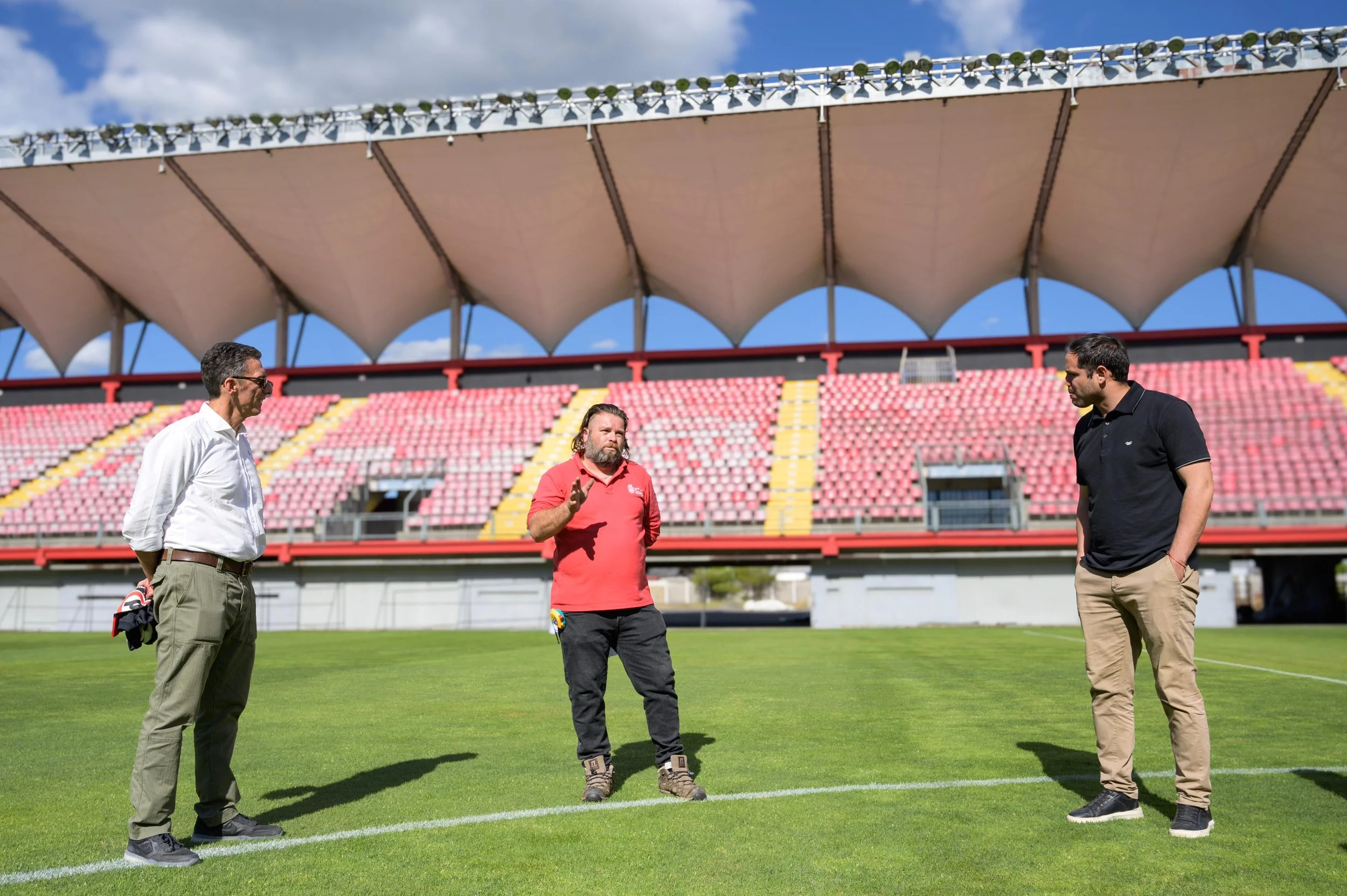 Municipio y Ñublense unen esfuerzos para que la Copa Libertadores se juegue en Chillán