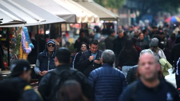 Tasa de desempleo se mantiene sobre 8,5% y la informalidad anota una leve alza en trimestre agosto-octubre