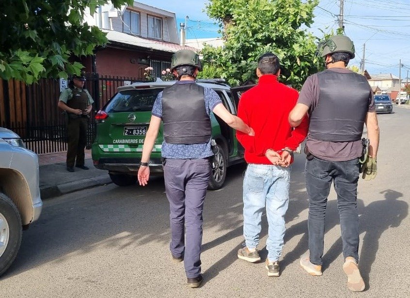 Carabineros detuvo en San Carlos a pareja que ingresó a vivienda y amenazó a propietaria