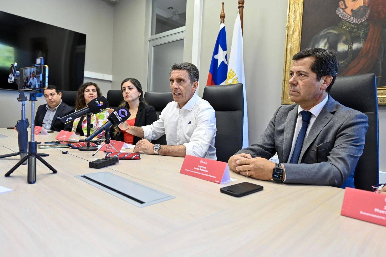 Alcalde Camilo Benavente presenta equipo directivo para nuevo período