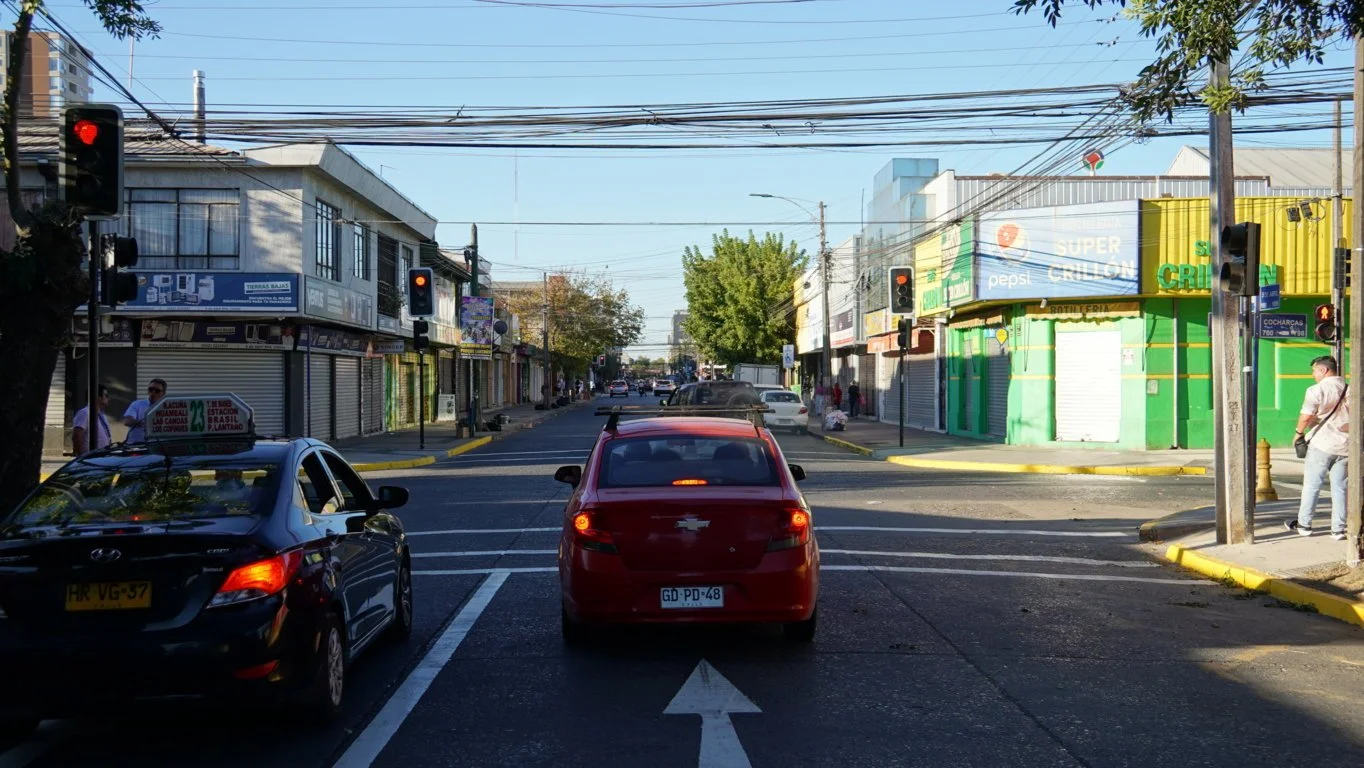 Municipalidad de Chillán y Gobernación ponen en marcha nuevos semáforos en siete intersecciones clave