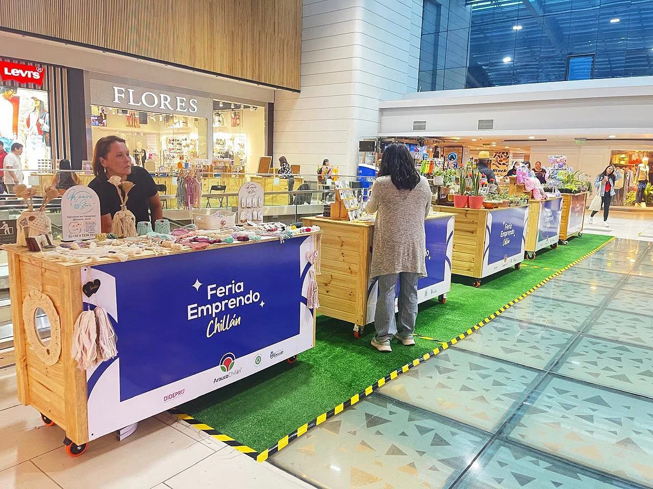 “Feria Emprendo” en Mall Arauco Chillán impulsa el crecimiento de emprendedores locales