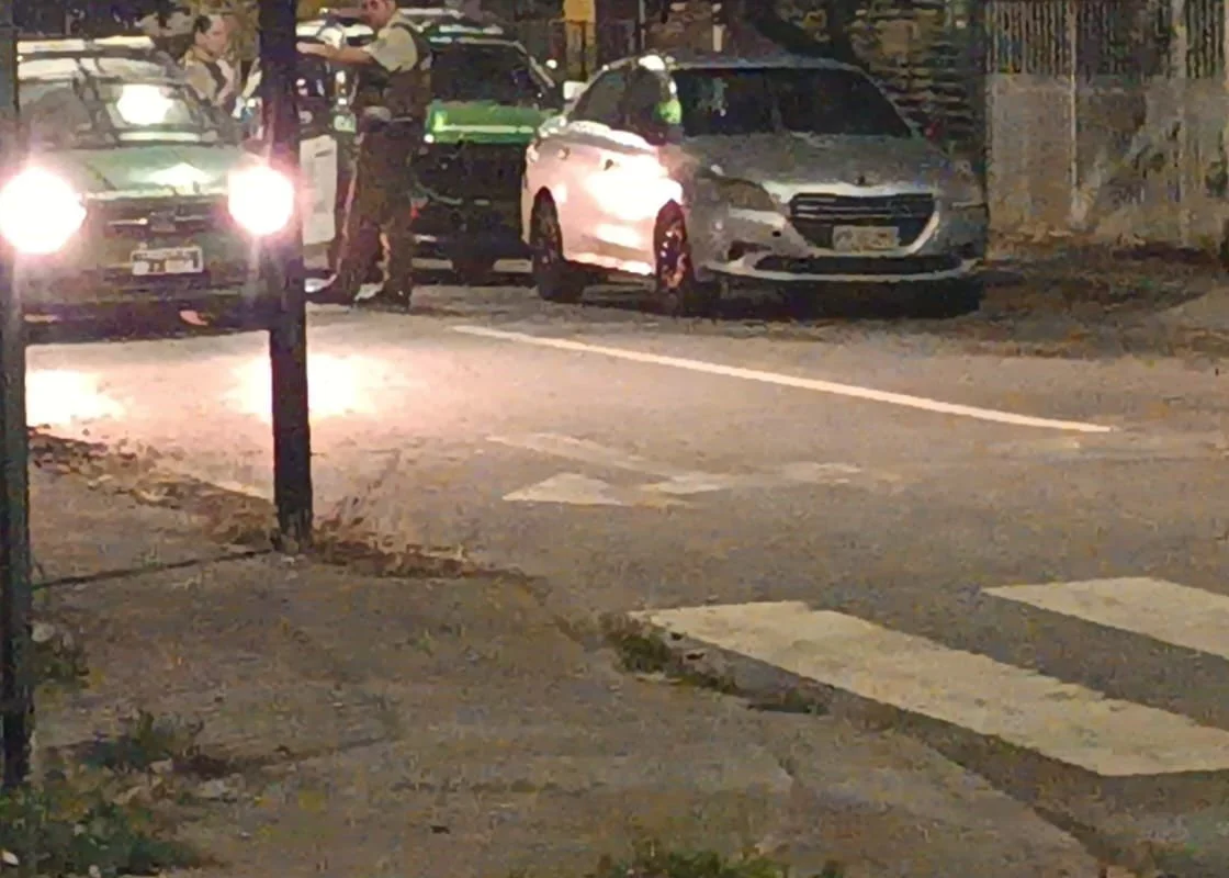 Pesquisas por riña y microtráfico permiten a Seguridad y Carabineros recuperar auto robado