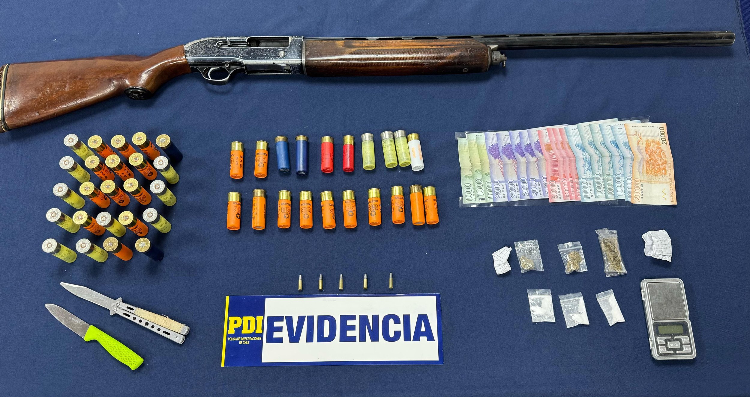 PDI CHILLÁN DETUVO A IMPUTADOS QUE VENDÍAN DROGAS POR REDES SOCIALES: SE LES INCAUTÓ UNA ESCOPETA 