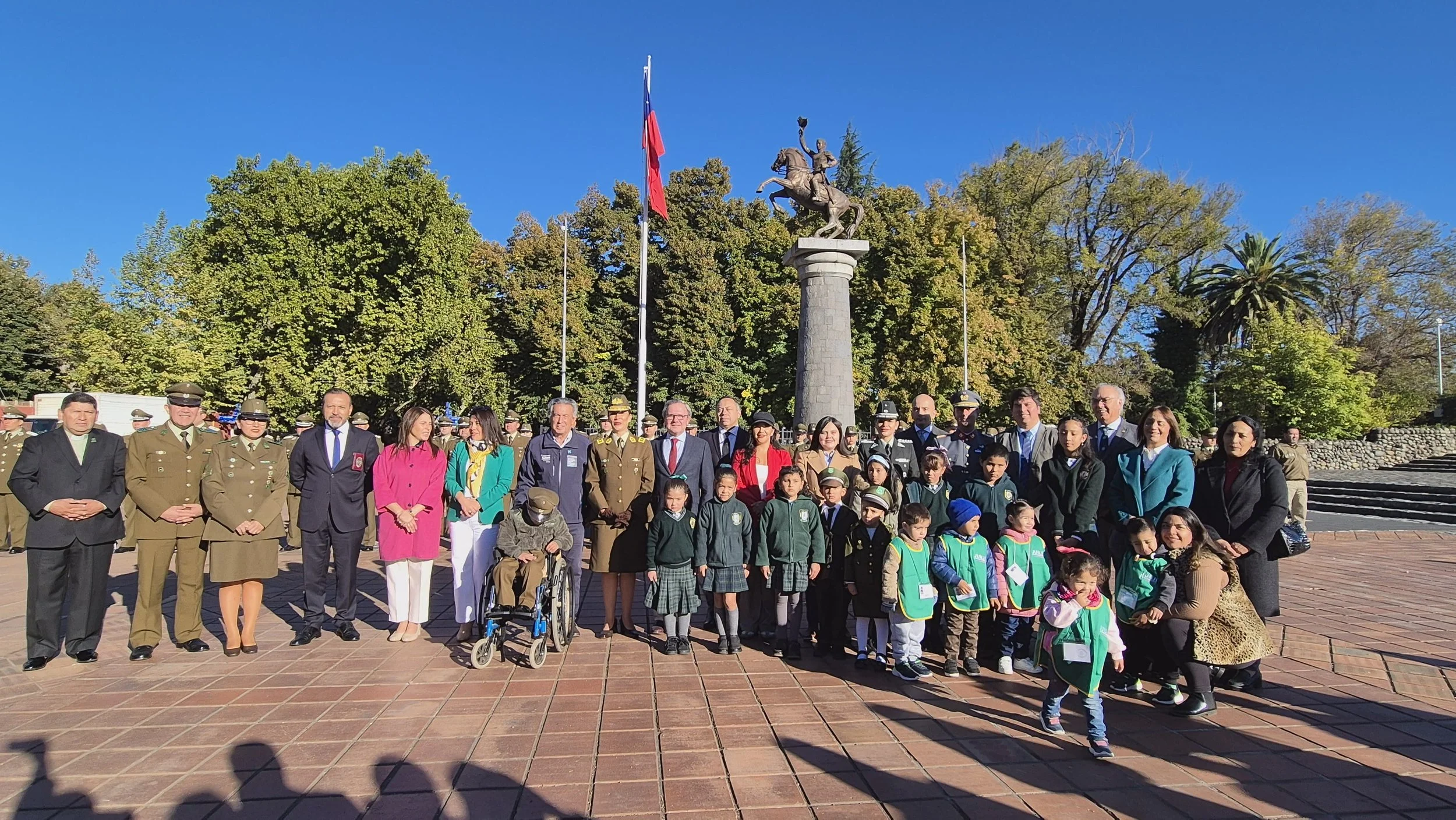 Carabineros inició mes aniversario en Ñuble con Izamiento de la Bandera Nacional