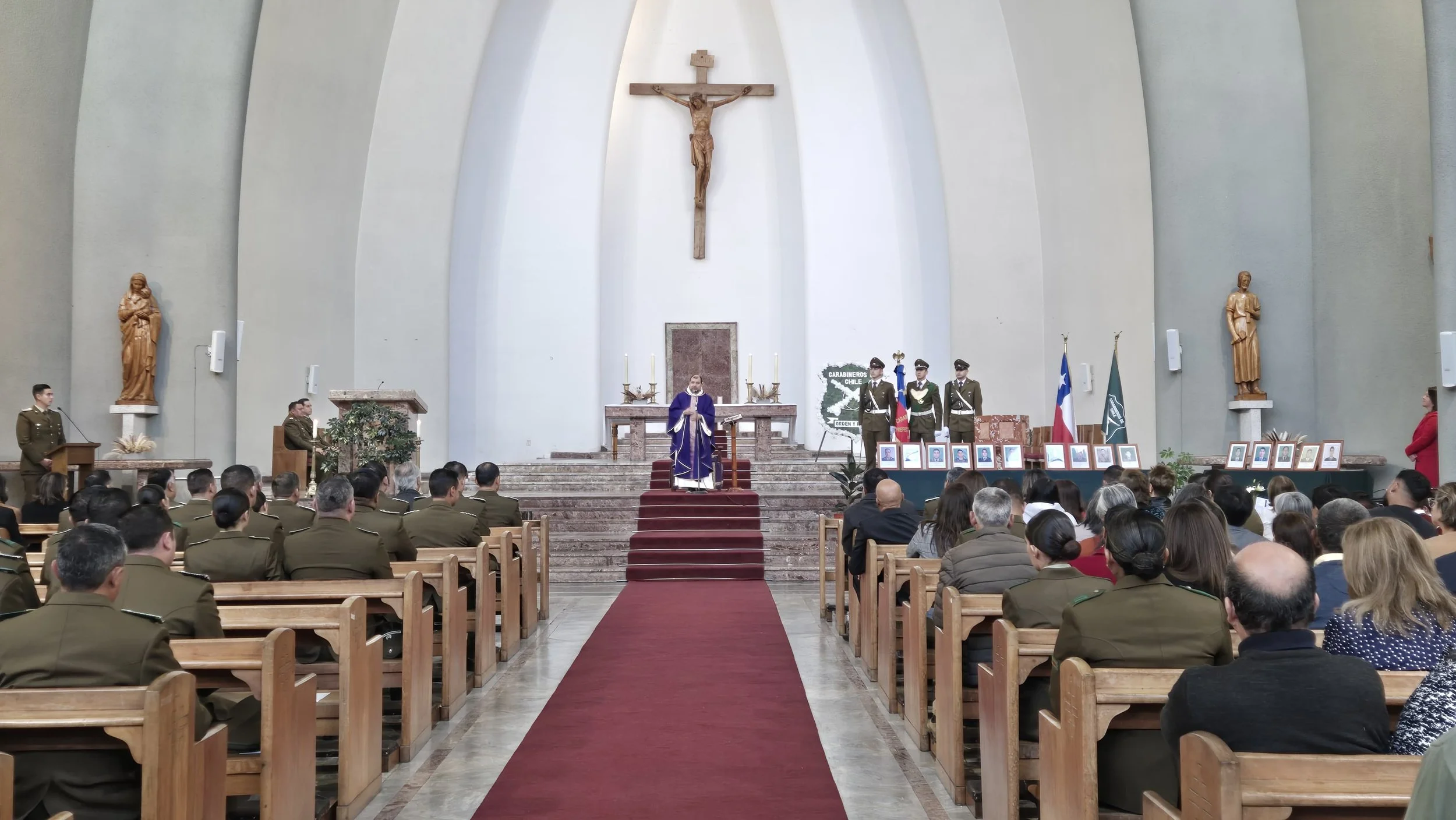 Carabineros rindió homenaje a sus mártires de Ñuble con una liturgia familiar en Chillán