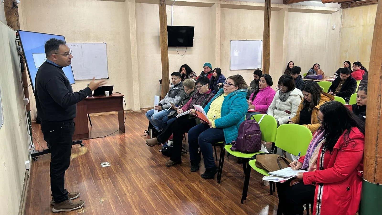 Cursos de Administración de Bodega y Ventas potencian el emprendimiento en Chillán