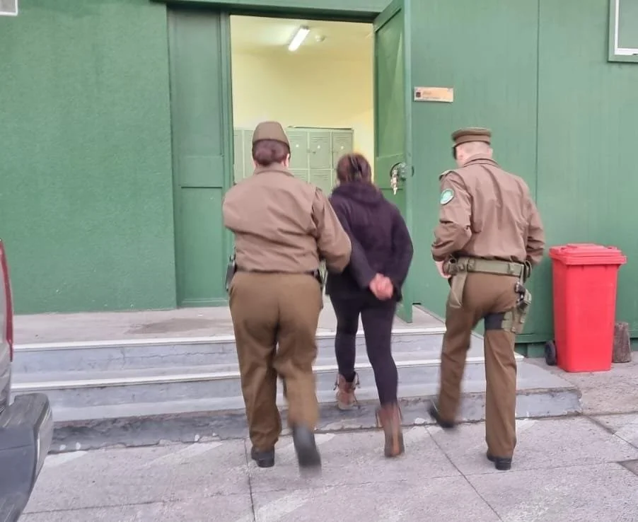 Fiscalía obtiene prisión preventiva para mujer que atropelló a otra y huyó del lugar del accidente en San Carlos