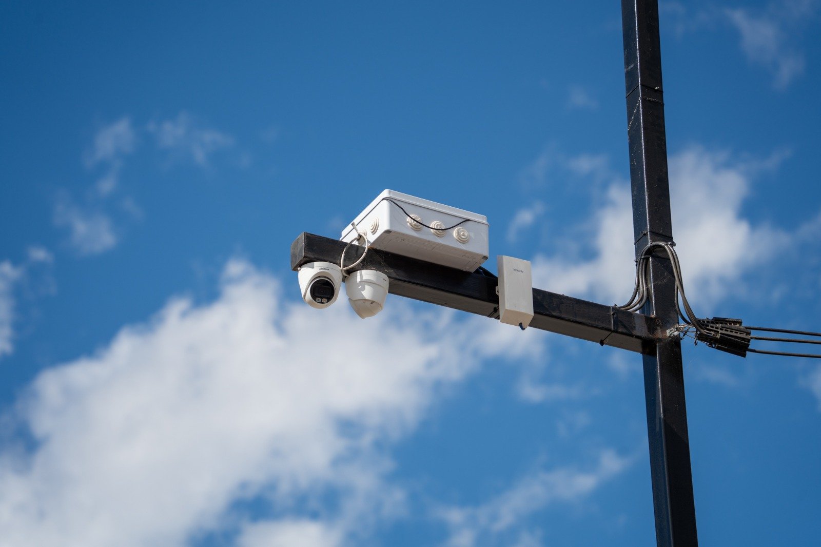 Gobierno Regional financió la instalación de más de 3.700 luminarias y 1.900 cámaras de vigilancia en proyectos presentados por la comunidad