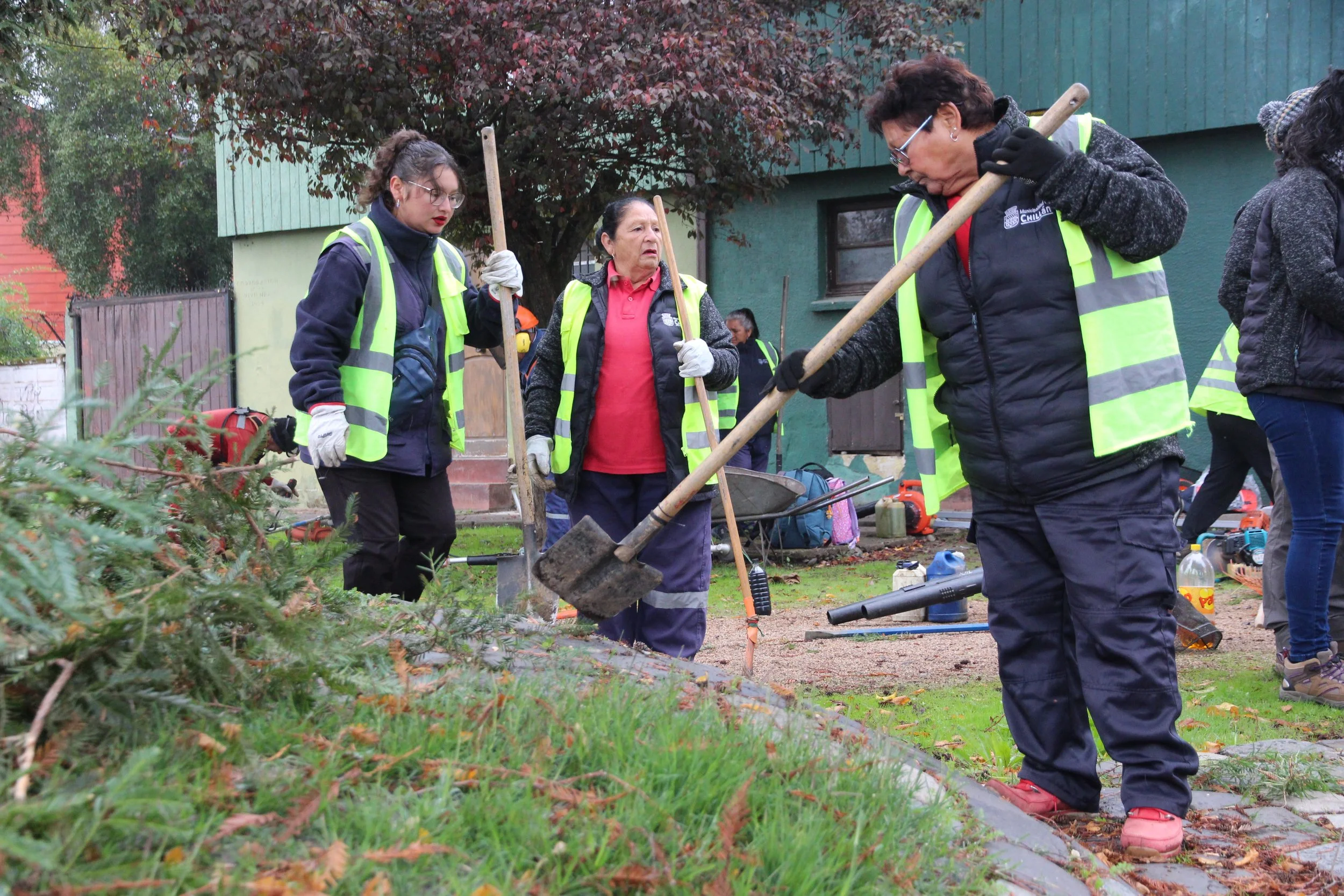 Municipio realiza Limpiatón Comunitaria en Población Pedro Lagos y El Tejar