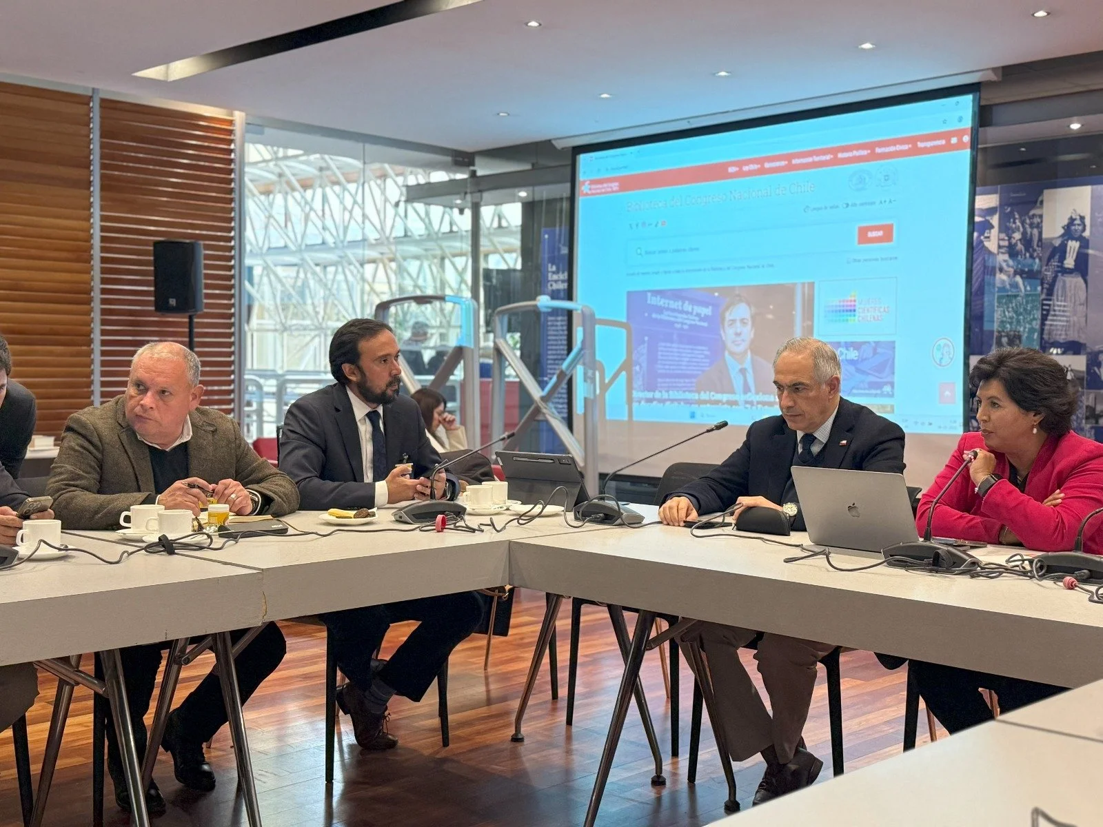 Bancada de Senadores Regionalistas y Agorechi acuerdan protocolo por la descentralización