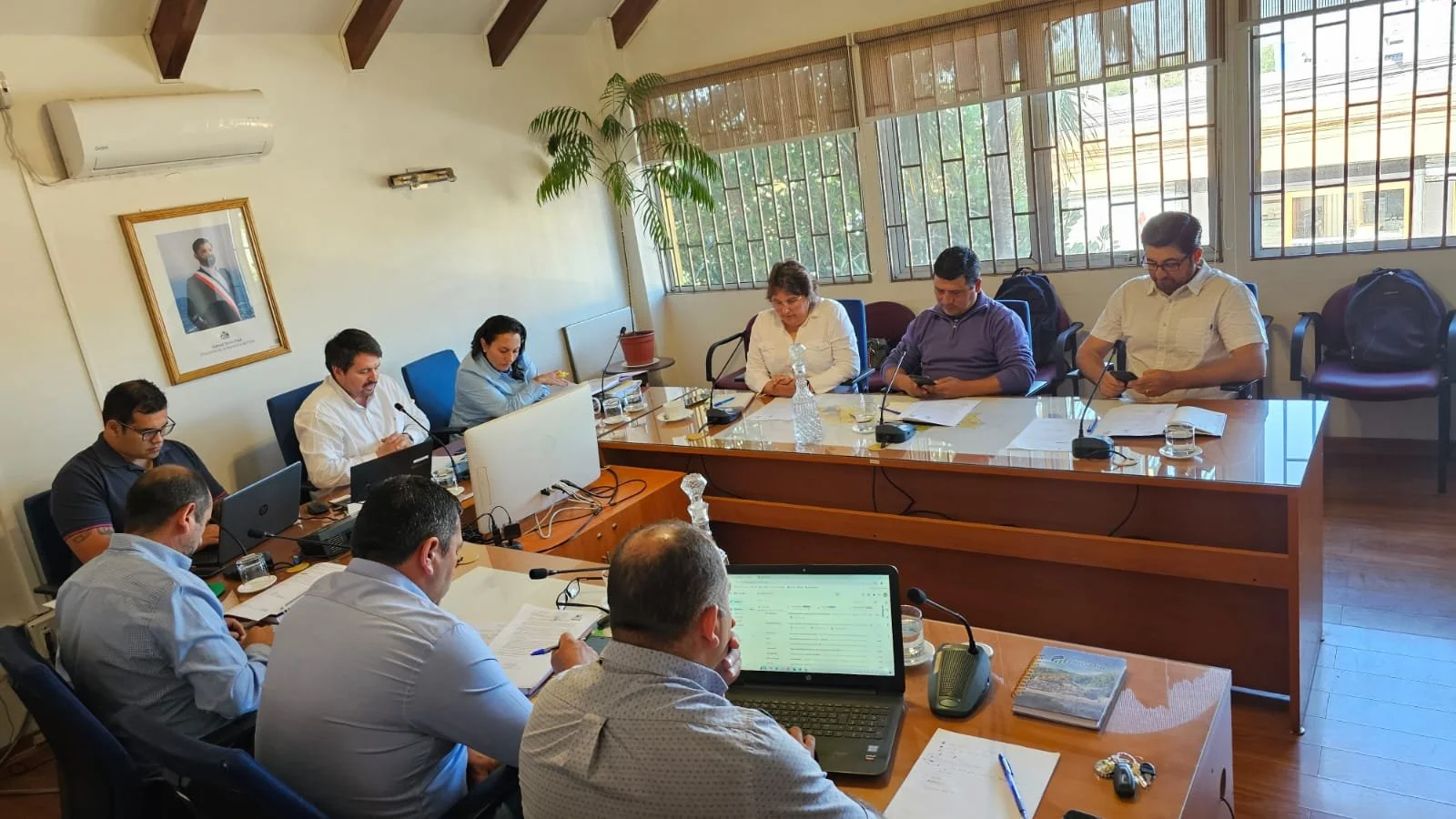 Entregan Beca de Educación Superior a más de 300 estudiantes de El Carmen