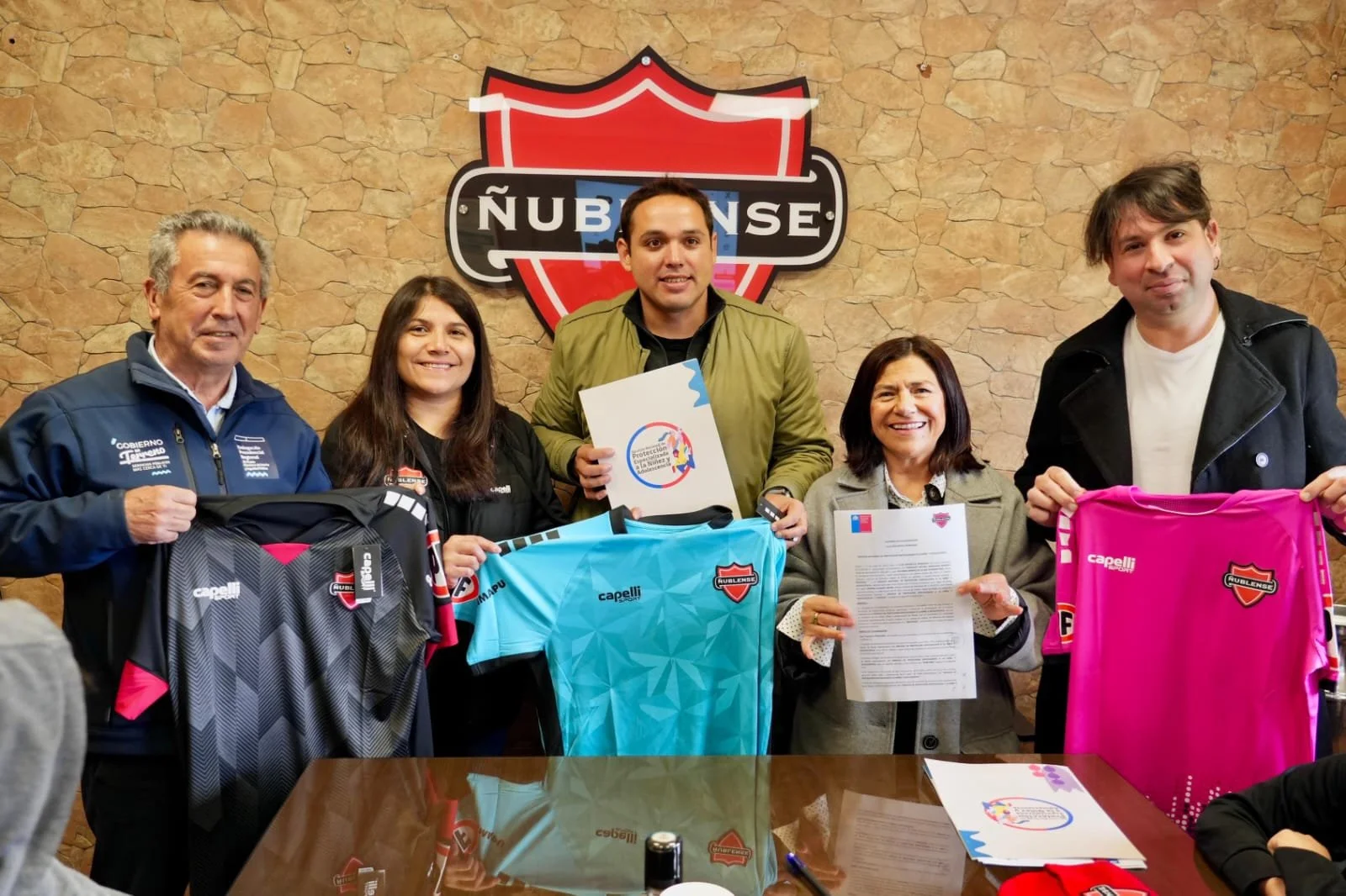 Niñez protegida y con más oportunidades: Servicio de Protección Especializada y Ñublense firman histórico convenio en beneficio de niños, niñas y adolescentes