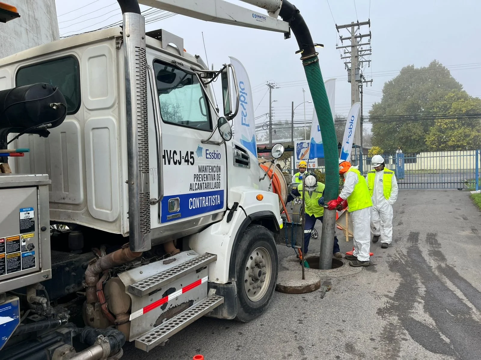 Llaman al buen uso del alcantarillado: Essbio retira 90&nbsp; toneladas de elementos ajenos cada mes en Ñuble