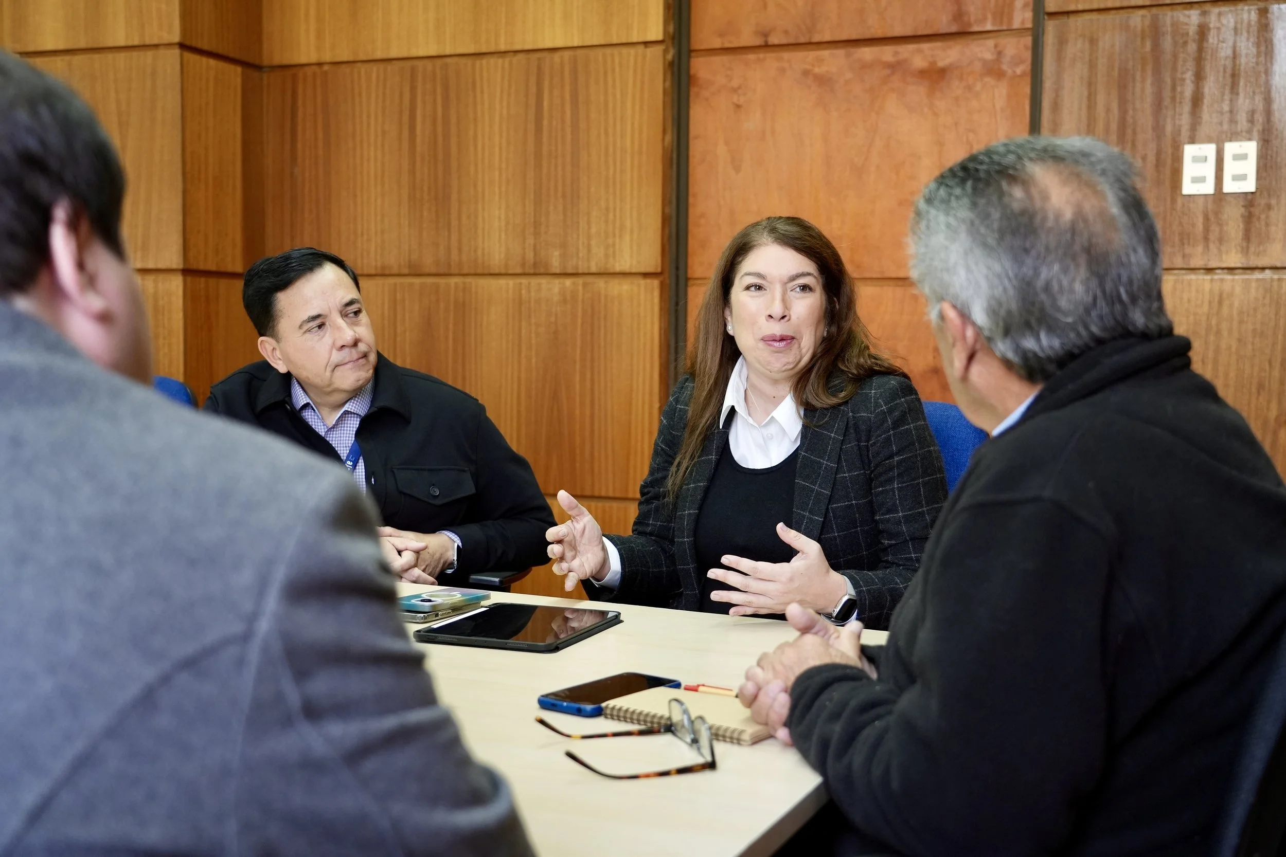 AUTORIDADES SE REÚNEN CON EFE PARA FORTALECER SEGURIDAD EN TRANSPORTE FERROVIARIO