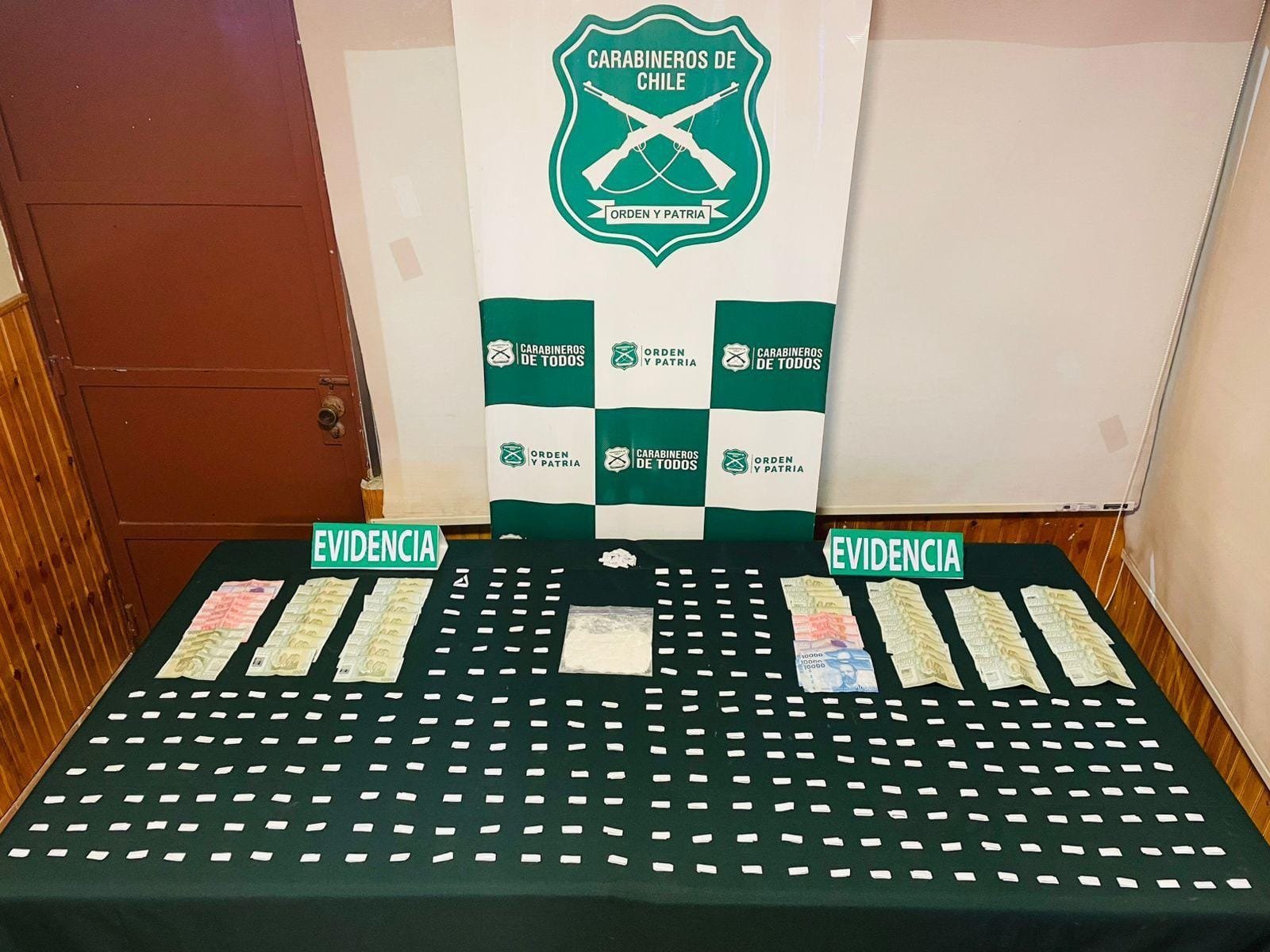En Chillán y San Nicolás: Carabineros del OS7 Ñuble detuvo a 5 sujetos por tráfico de drogas e incautó más de 3.500 Dosis de Cocaína y Pasta base