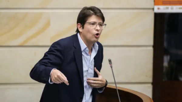 Atentado contra precandidato presidencial en Colombia: Miguel Uribe Turbay fue baleado en acto de campaña