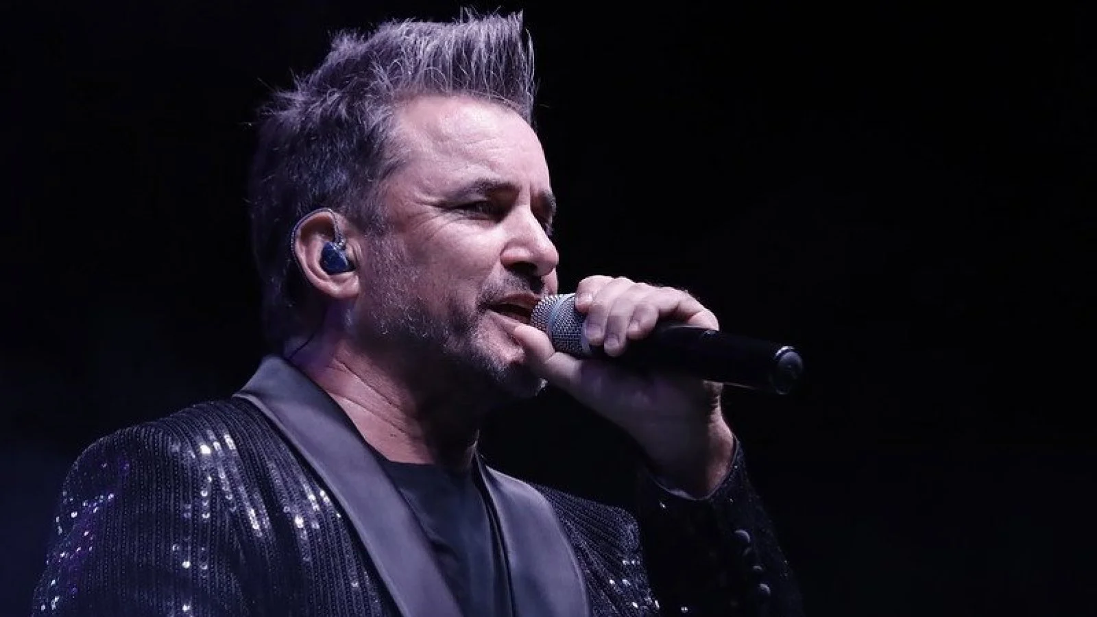 Douglas celebra 25 años de música en MDS Chillán con su “Tour Platino”