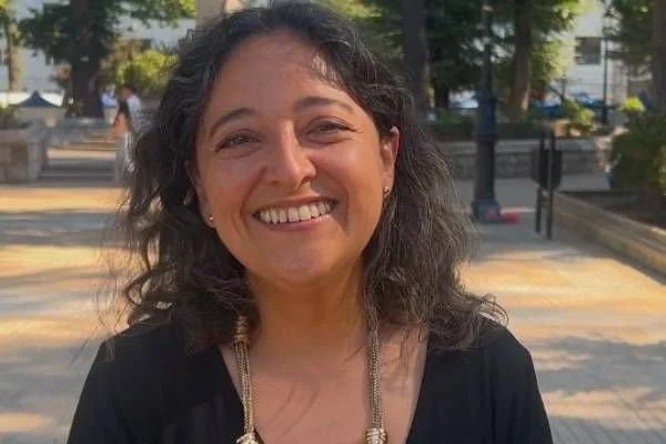 Scarlet Hidalgo confirma carrera al Congreso y arremete contra el "romanticismo" del Frente Amplio