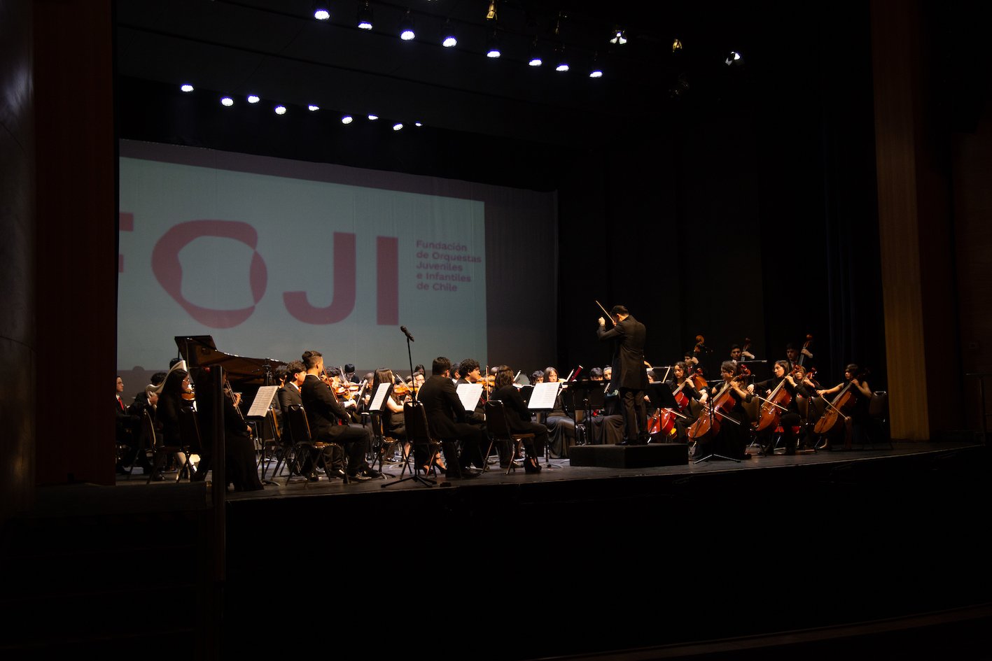 La Orquesta Sinfónica Juvenil Regional de Ñuble despliega todo su talento en dos conciertos gratuitos en el Teatro Municipal de Chillán
