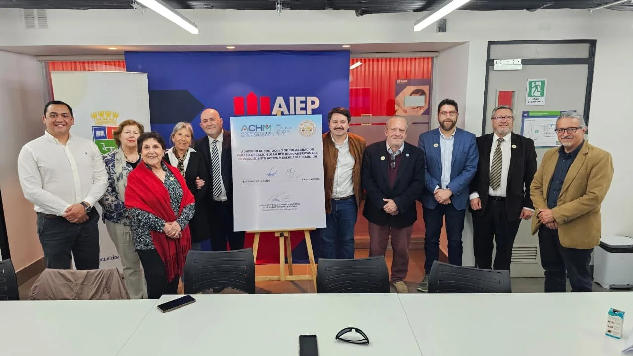 Chillán: Firman adhesión entre la ACHM y la Red Iberoamericana de Envejecimiento