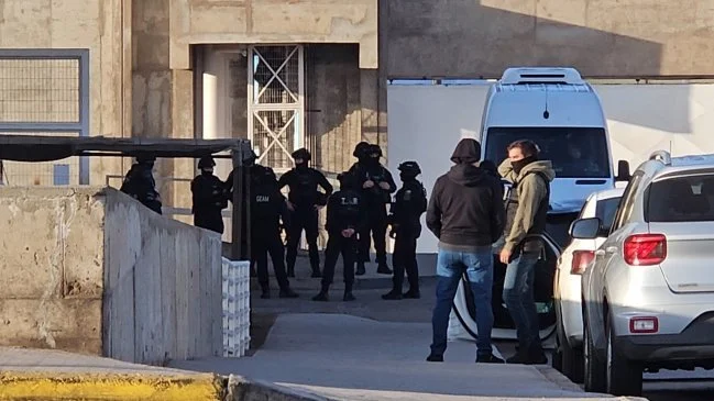 Tarapacá: 12 gendarmes detenidos por tráfico de drogas intracarcelario