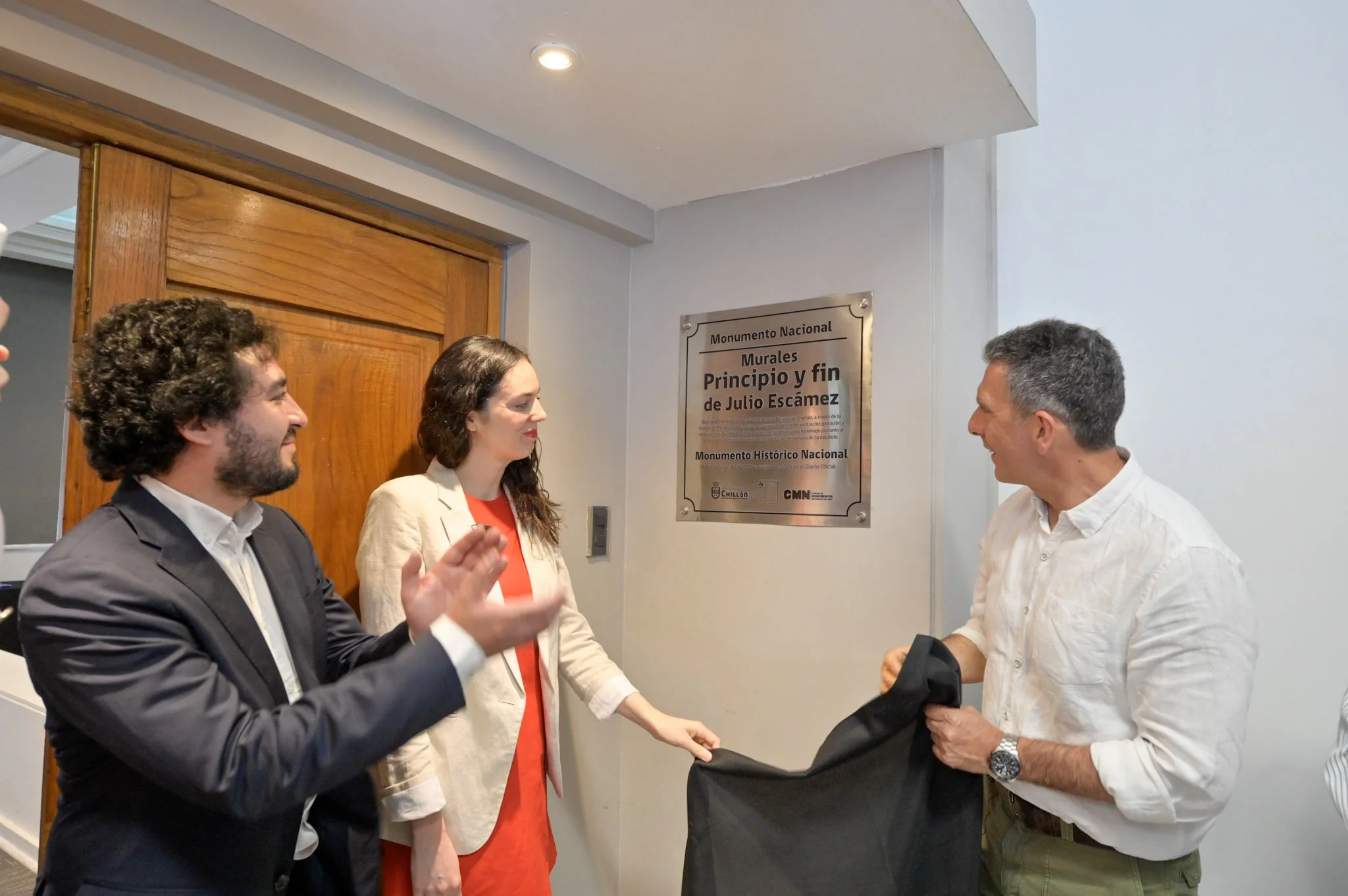 Subsecretaria del Patrimonio Cultural descubre placa que declara Monumento Histórico Nacional al mural “Principio y Fin”