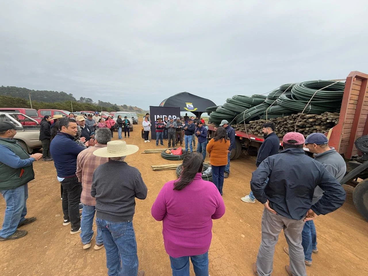 Entregan invernaderos y sistemas de control de heladas a 52 familias campesinas de Cobquecura