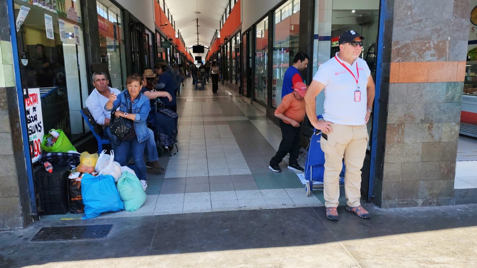 Seguridad llama a la comunidad a extremar medidas preventivas al realizar compras navideñas