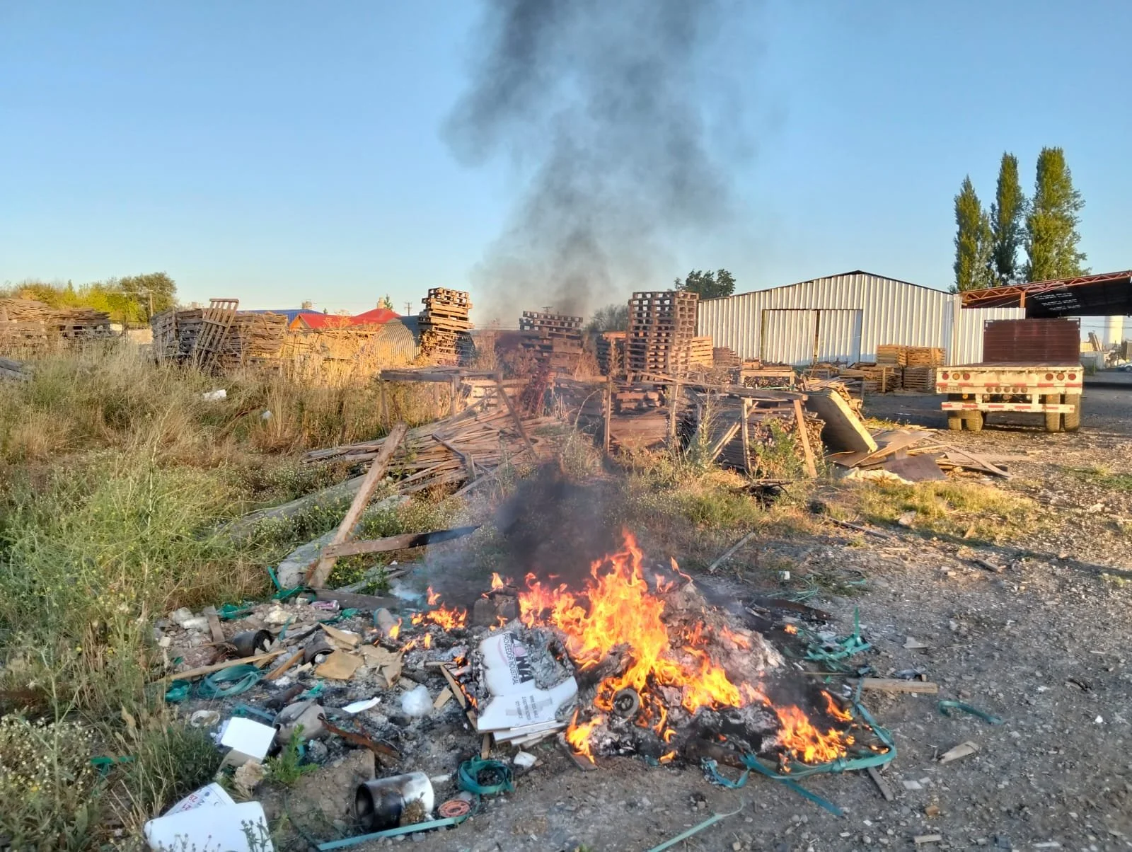 Multan a parcelero camino a Huape que prendió fuego por riesgo de incendio