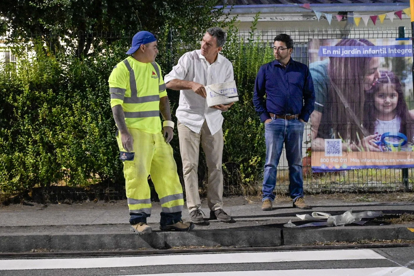 Municipio inicia demarcaciones de entornos de establecimientos escolares de Chillán