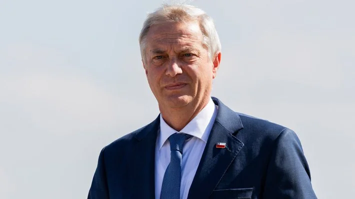 Cadem: Aprobación de Kast cae a 51% y mayoría respalda endeudarse para financiar el Mepco