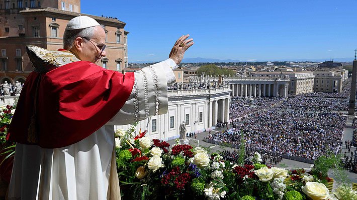 Papa León XIV llama a la paz y al diálogo en su primera Pascua