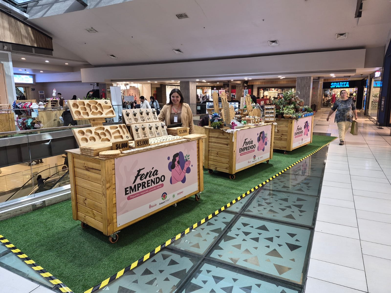 Chillán fortalece el comercio local con la "Feria Emprendo" en Mall Arauco