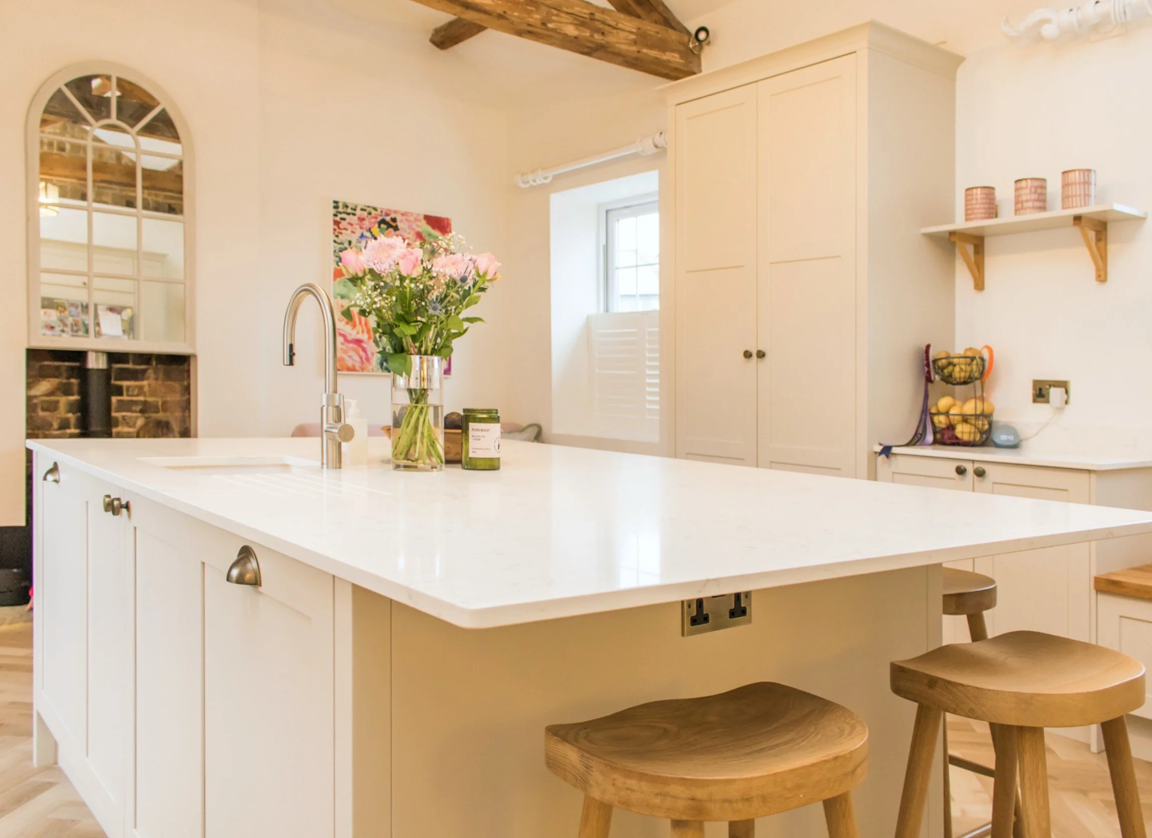 shaker kitchen island in white