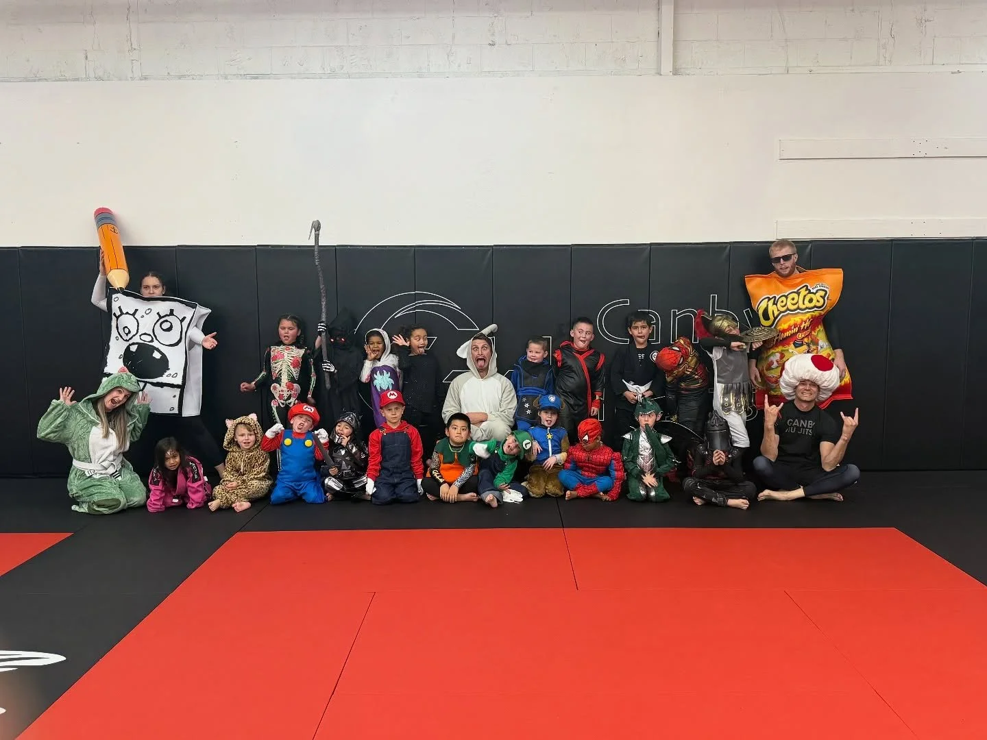 Halloween classes were a success🎃👻💀
Thank you everyone for bringing the energy tonight! 
Happy Halloween from the CJJ family! Stay safe everyone 🫶💪
.#
#bjj #halloween #jiujitsu #blackbelt #costume