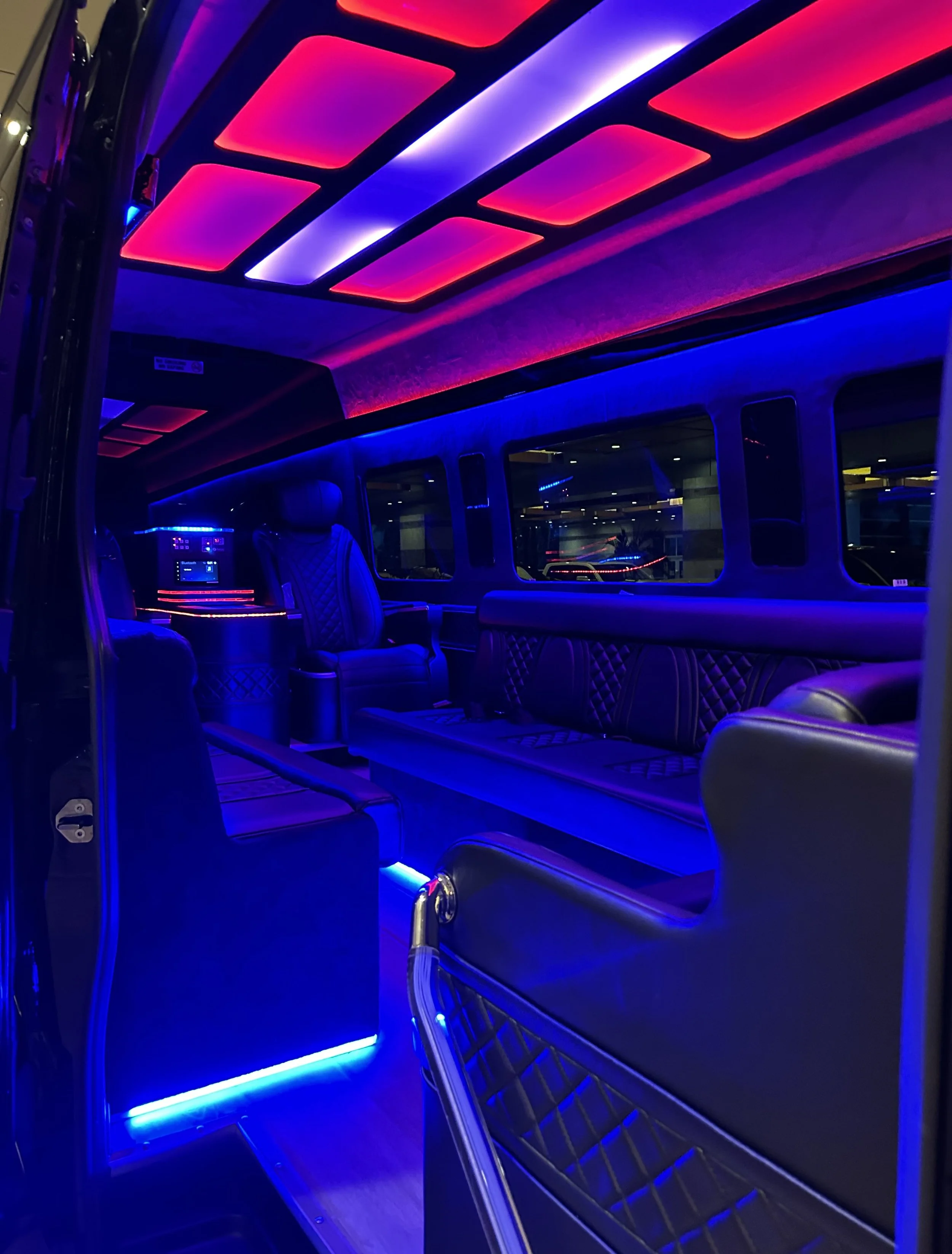 How to Choose the Perfect Party Bus for Your Event in Tampa