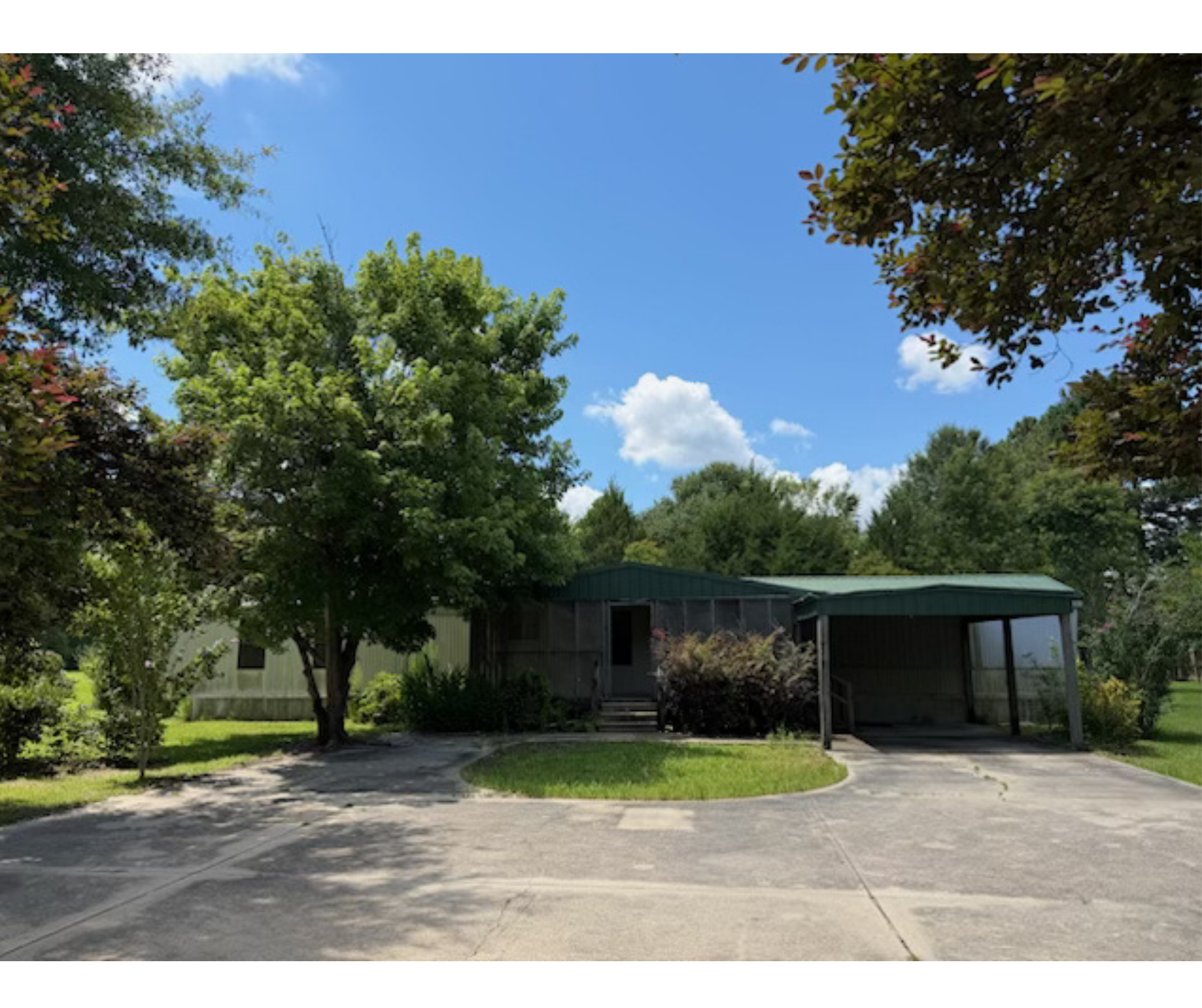 small trailer with 3 bedrooms and and 2 baths and move-in ready and perfect for investment or a starter family or downsizing and located on 1.77 acres