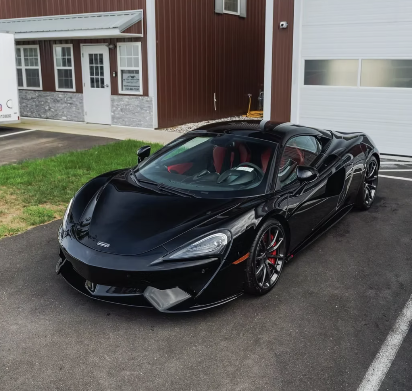 Gloss Black, McLaren 570S