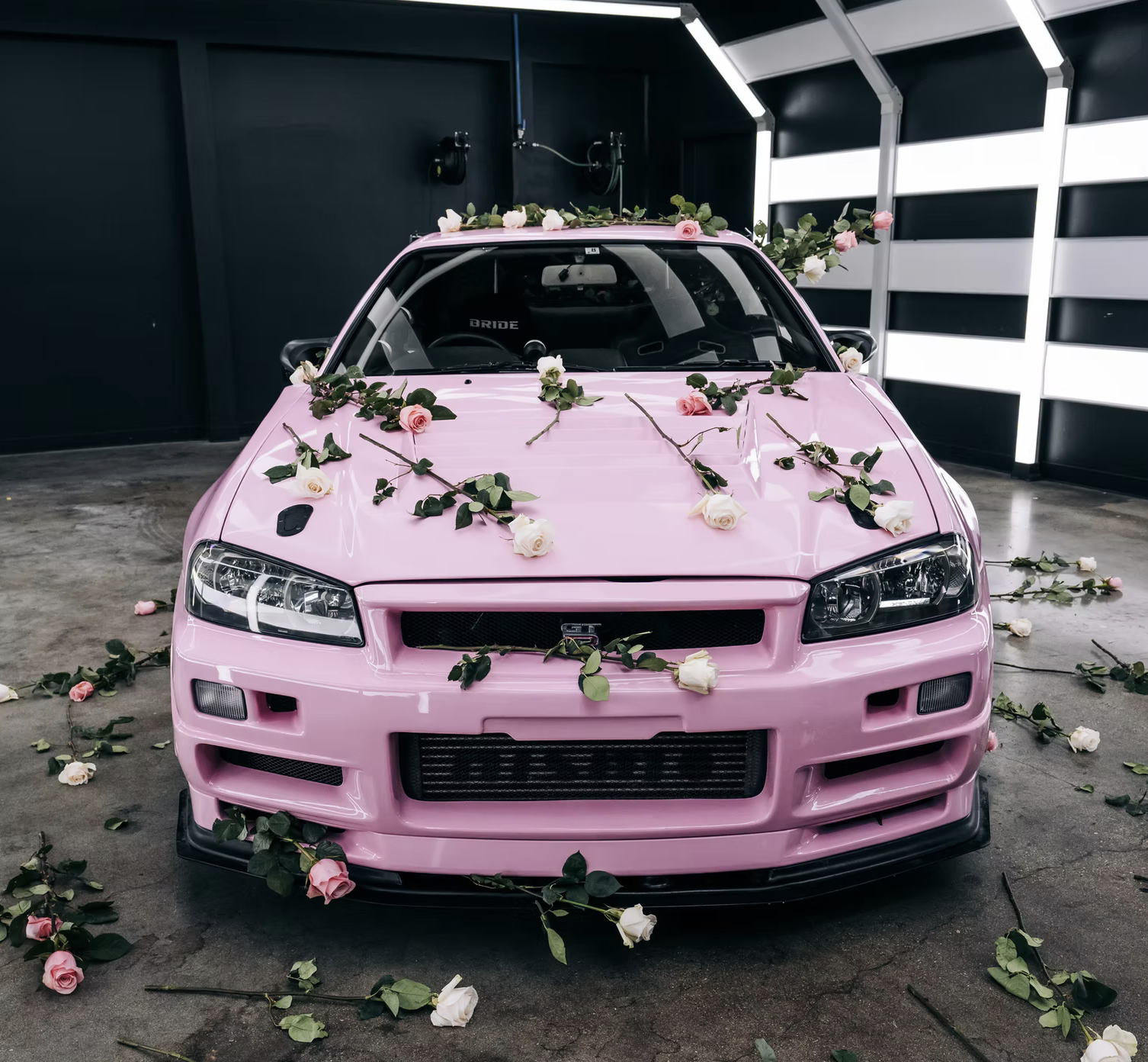 Love Pink, Nissan GTR